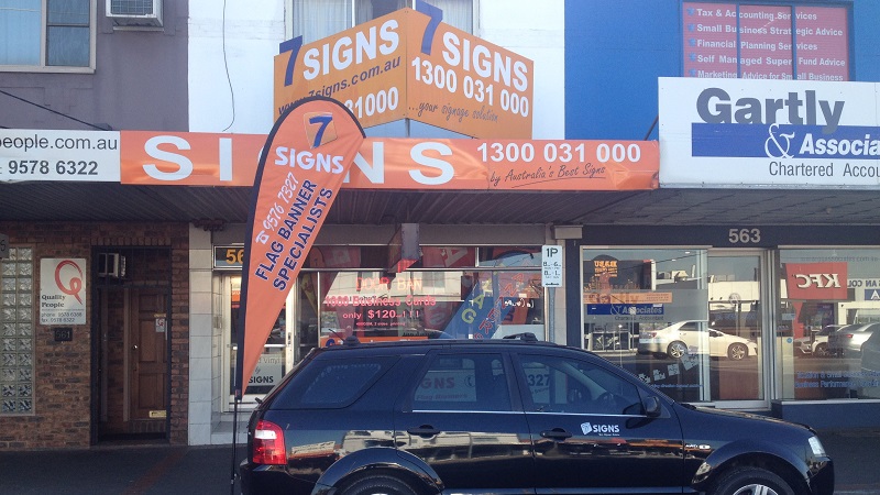 The Beginners Guide to Using Teardrop Flags and Promotional Banners in Melbourne